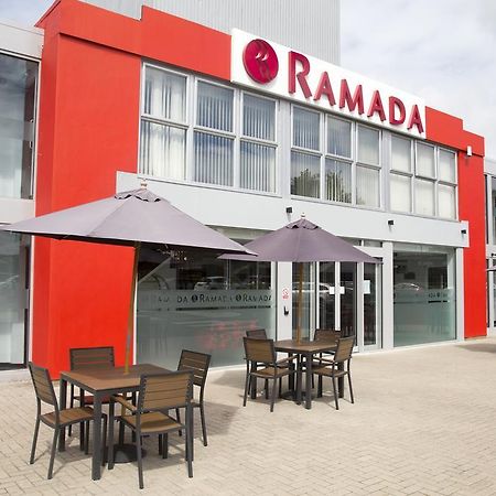 Hotel Ramada Milton Keynes Esterno foto