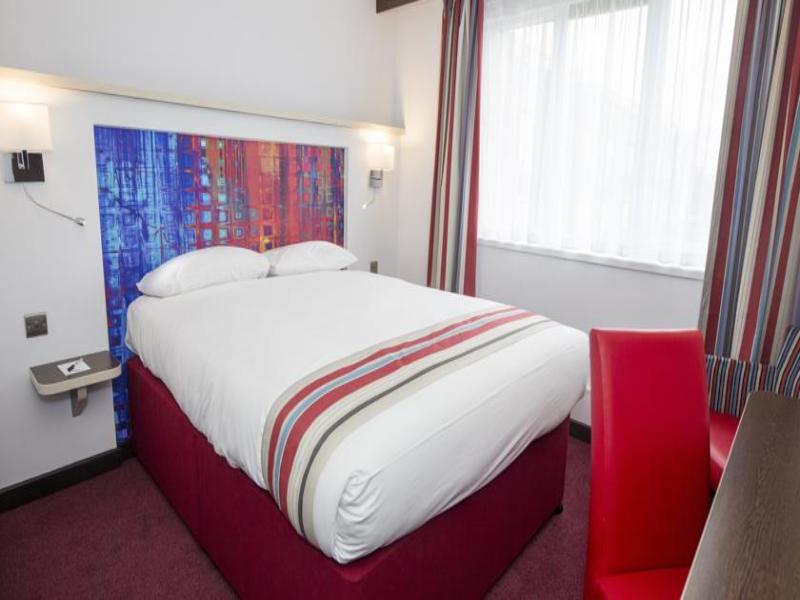 Hotel Ramada Milton Keynes Esterno foto