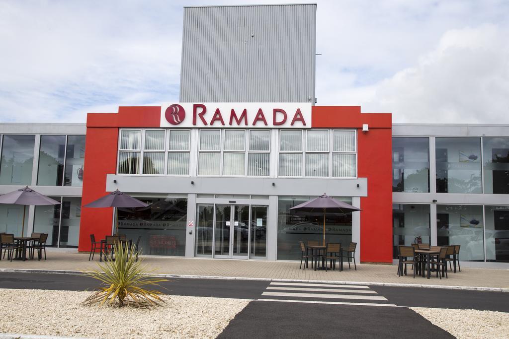 Hotel Ramada Milton Keynes Esterno foto