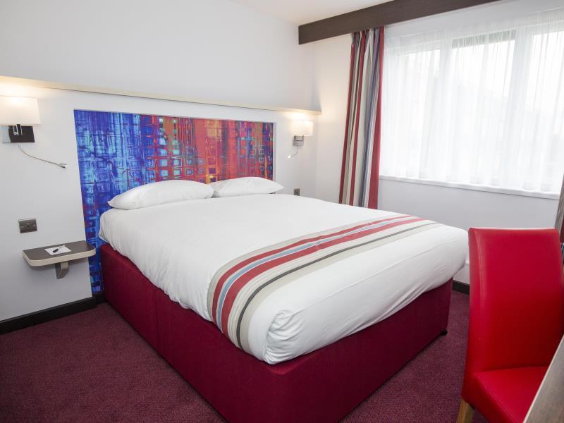Hotel Ramada Milton Keynes Esterno foto